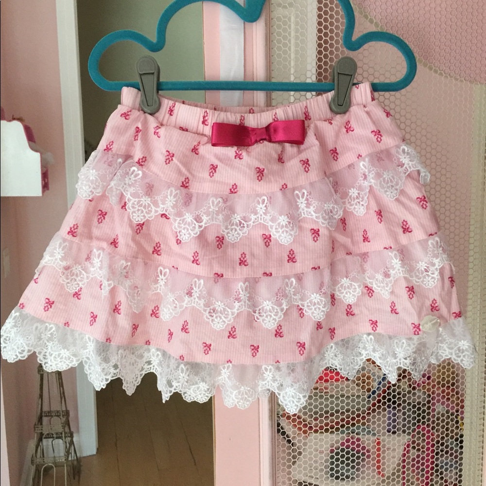 Beautiful rarely worn American Girl skirt.